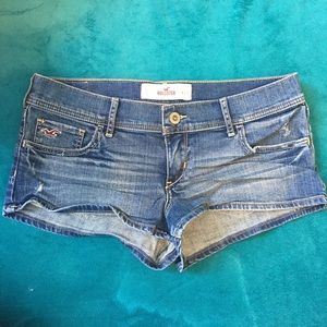Hollister Size 9 (w29) low rise jean shorts